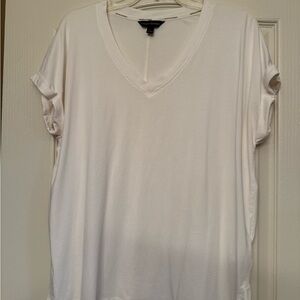 Banana Republic Cream V-Neck Short Sleeve Tee